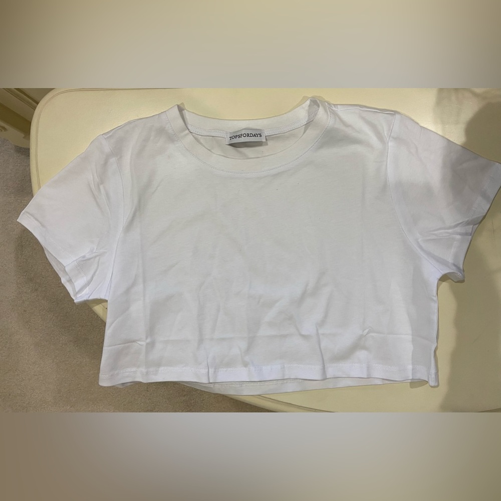 White cropped tee